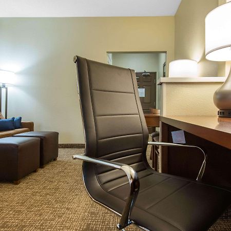 Comfort Suites Rochester Henrietta University Area Ngoại thất bức ảnh