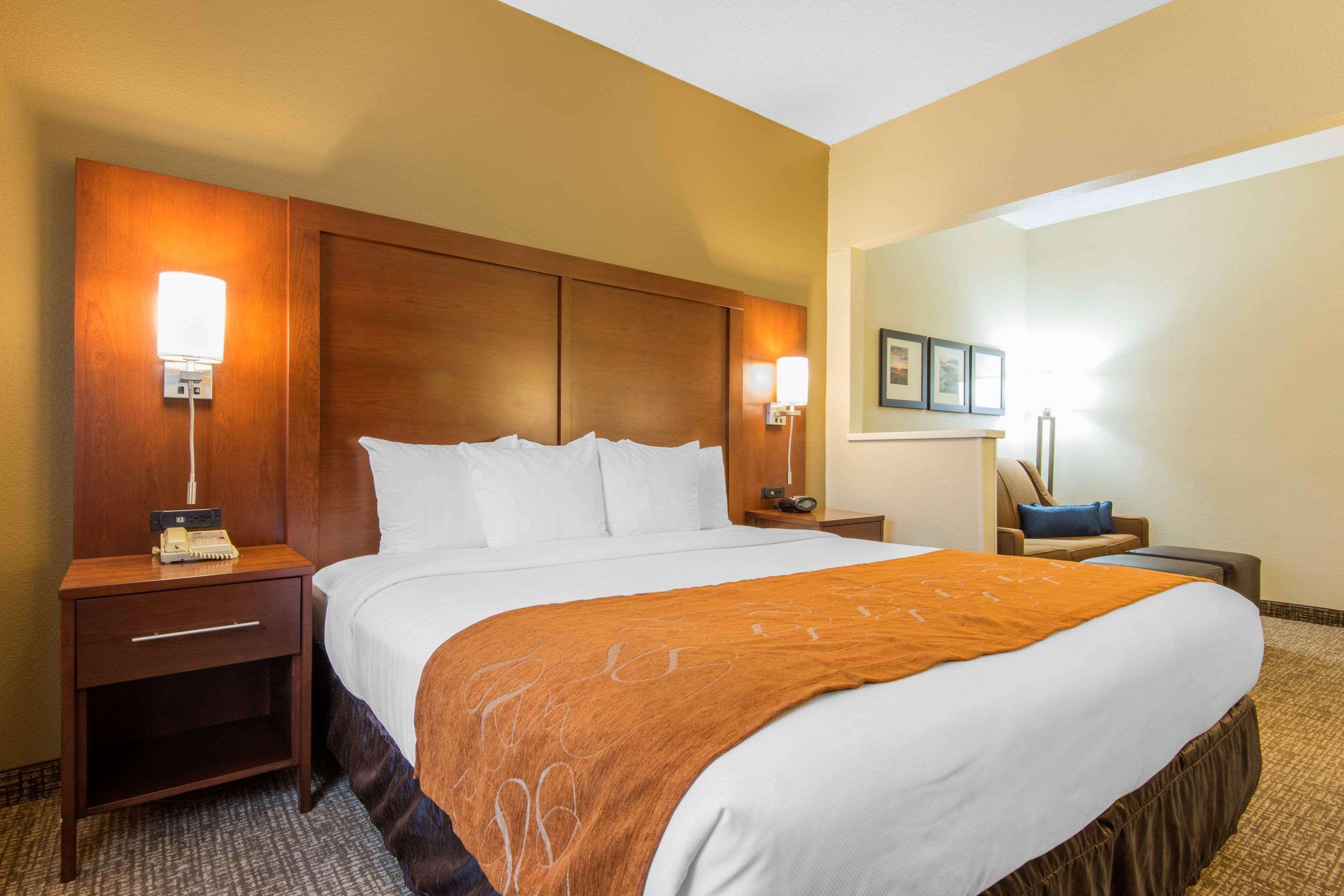 Comfort Suites Rochester Henrietta University Area Ngoại thất bức ảnh