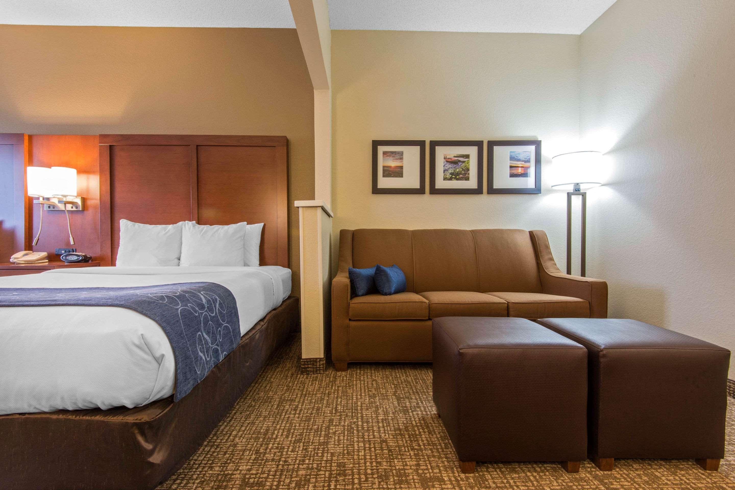 Comfort Suites Rochester Henrietta University Area Ngoại thất bức ảnh