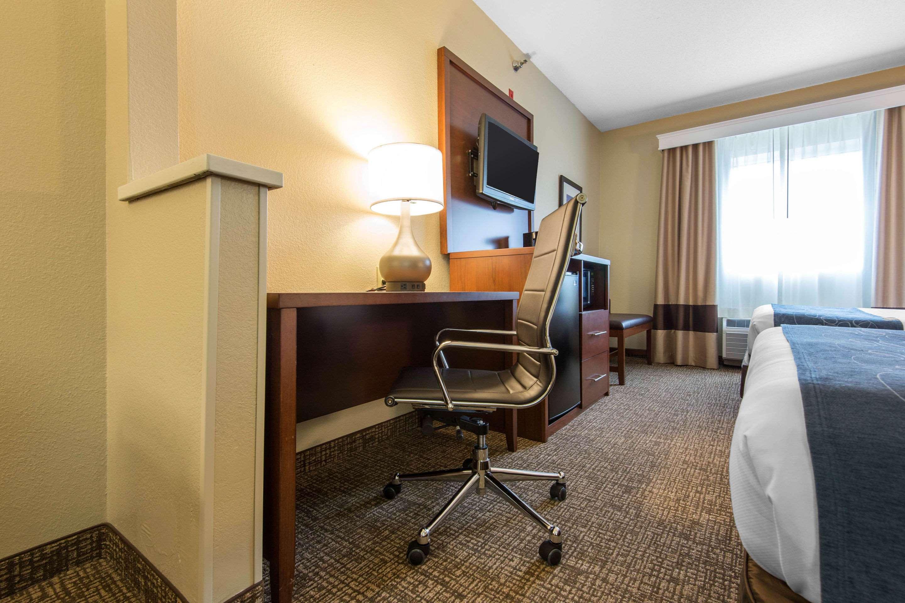 Comfort Suites Rochester Henrietta University Area Ngoại thất bức ảnh