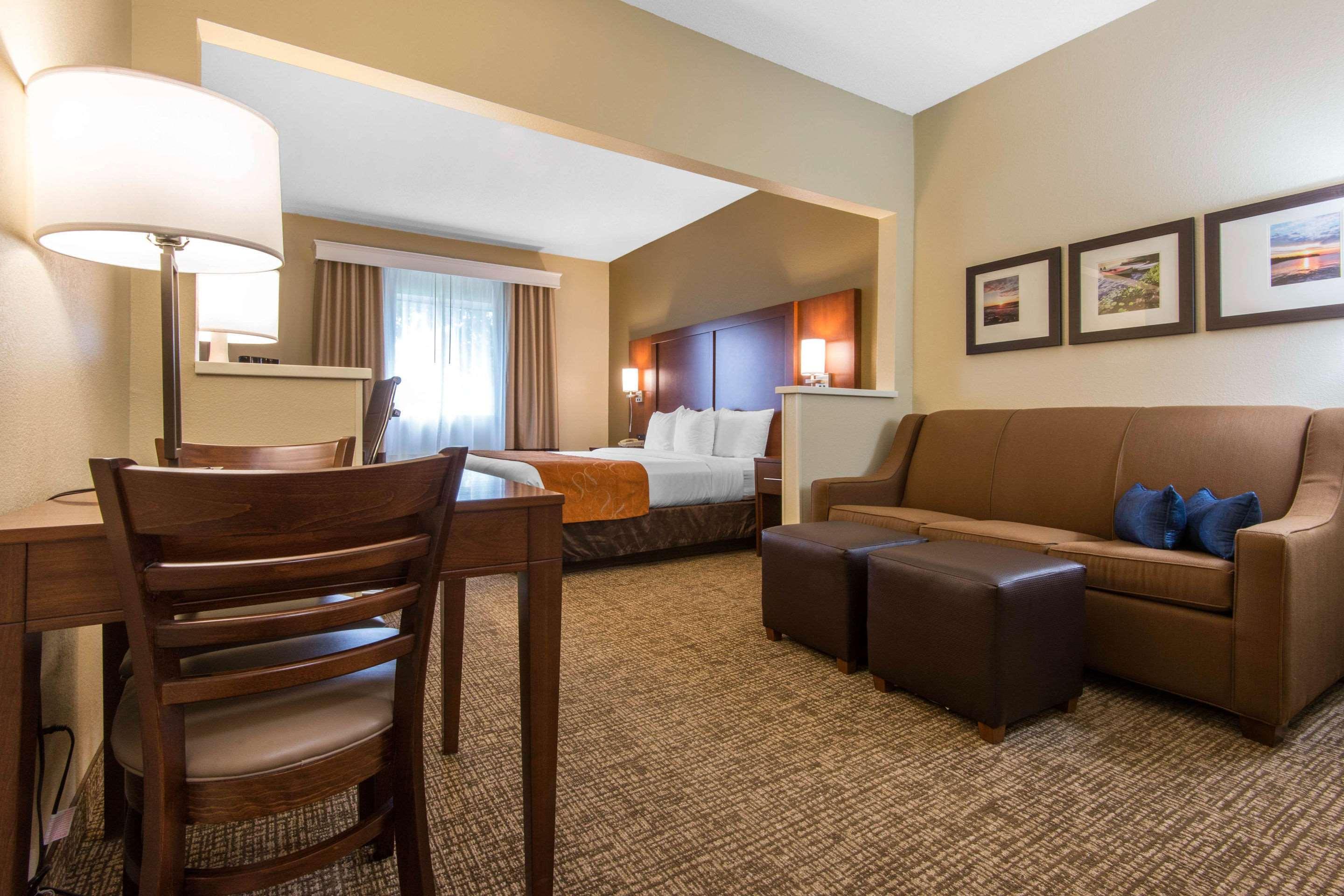 Comfort Suites Rochester Henrietta University Area Ngoại thất bức ảnh