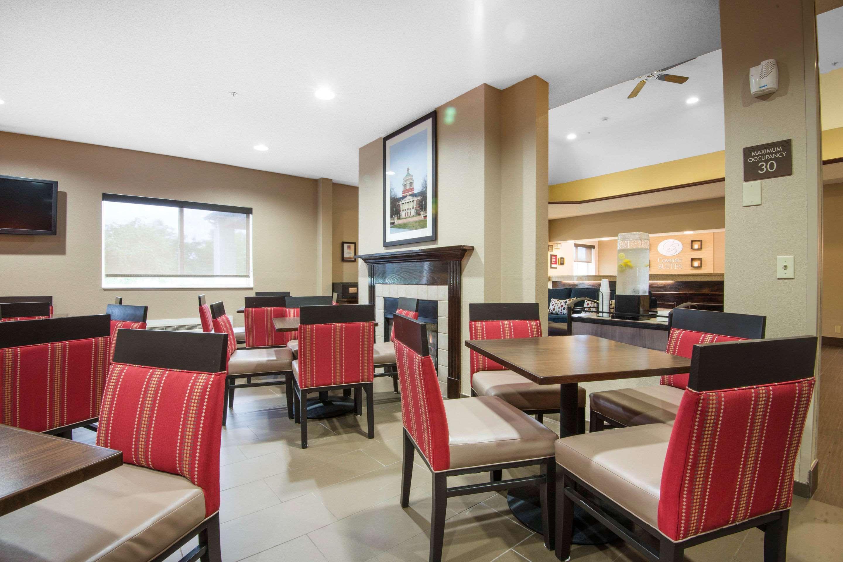 Comfort Suites Rochester Henrietta University Area Ngoại thất bức ảnh