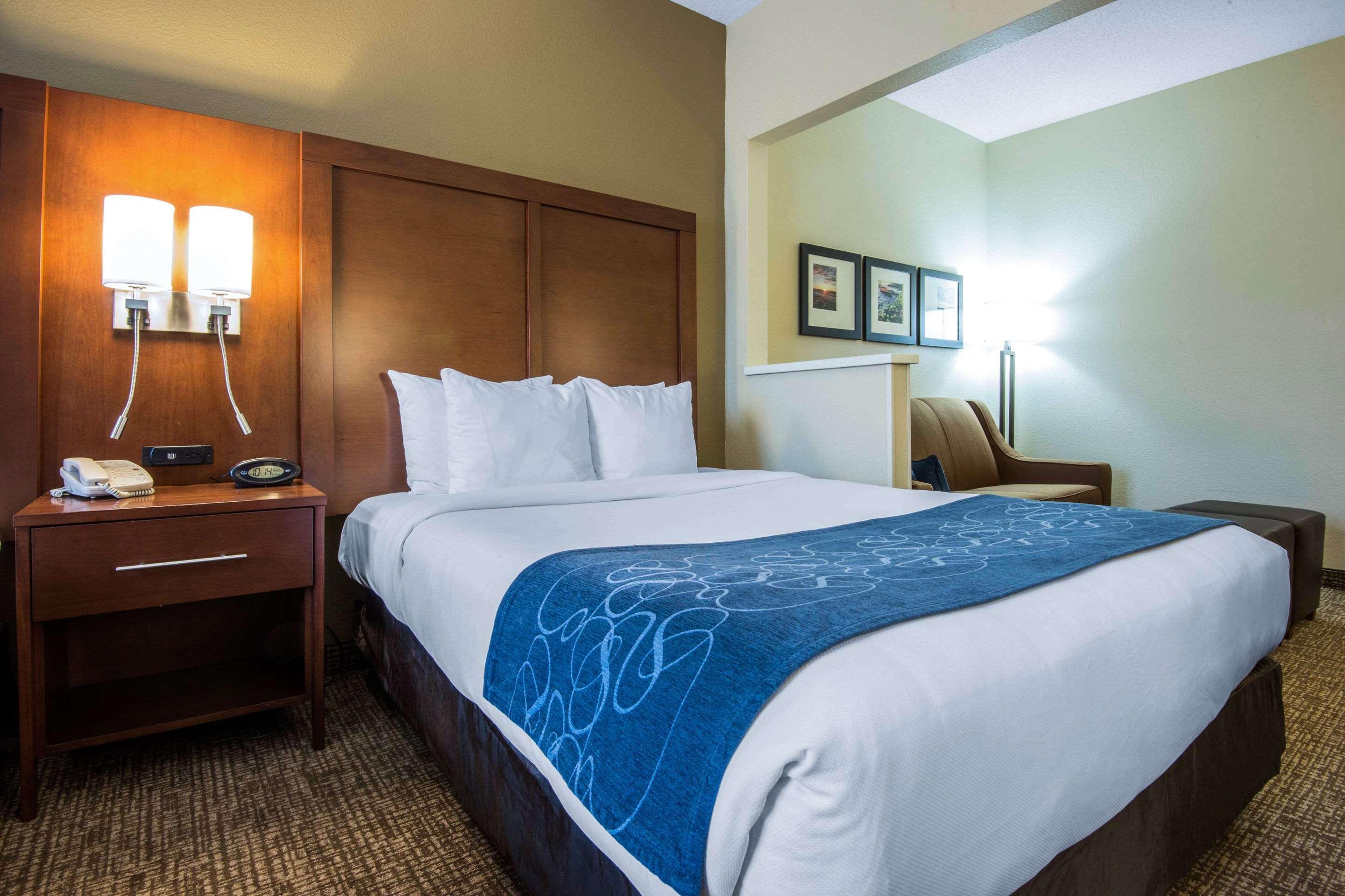 Comfort Suites Rochester Henrietta University Area Ngoại thất bức ảnh