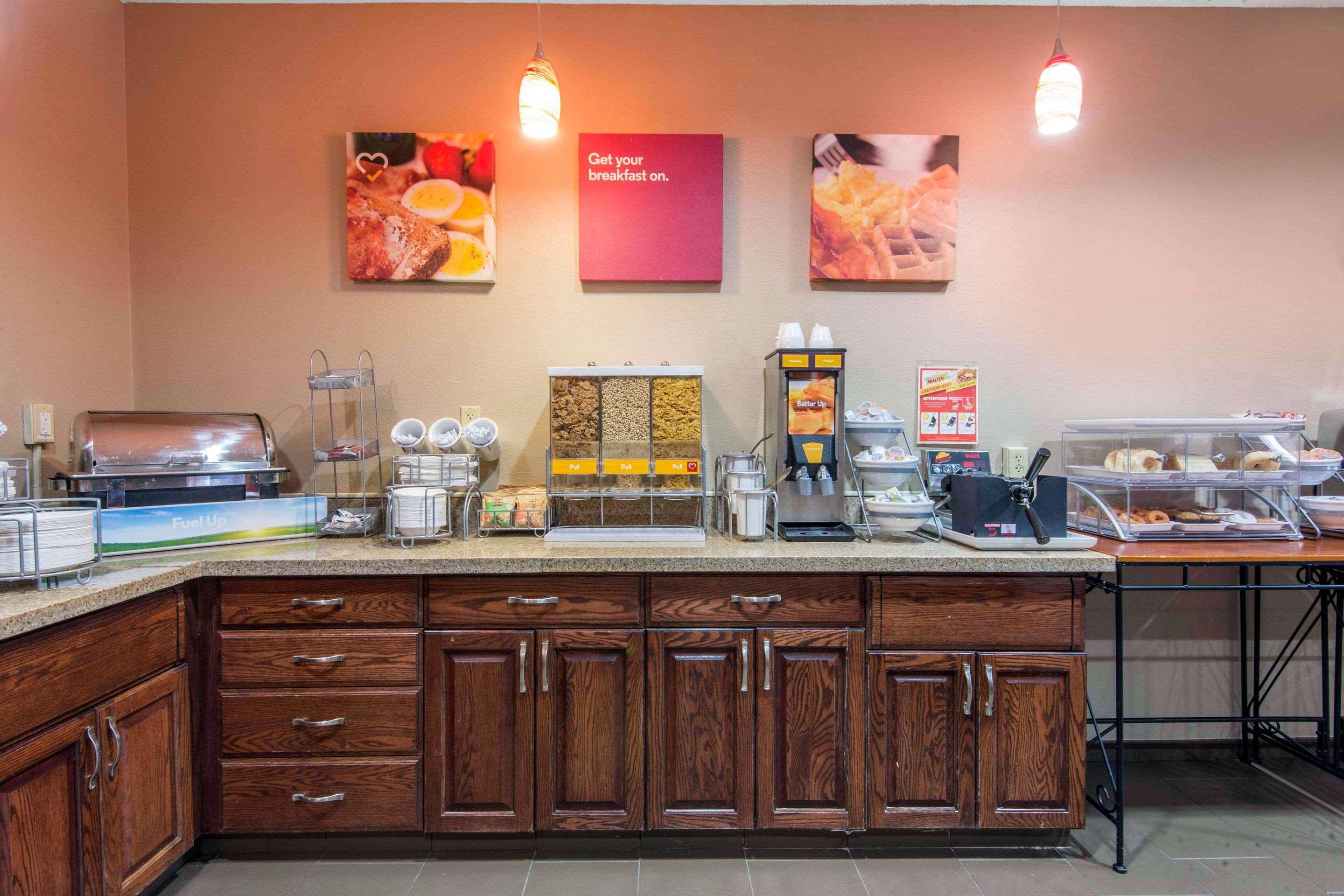Comfort Suites Rochester Henrietta University Area Ngoại thất bức ảnh